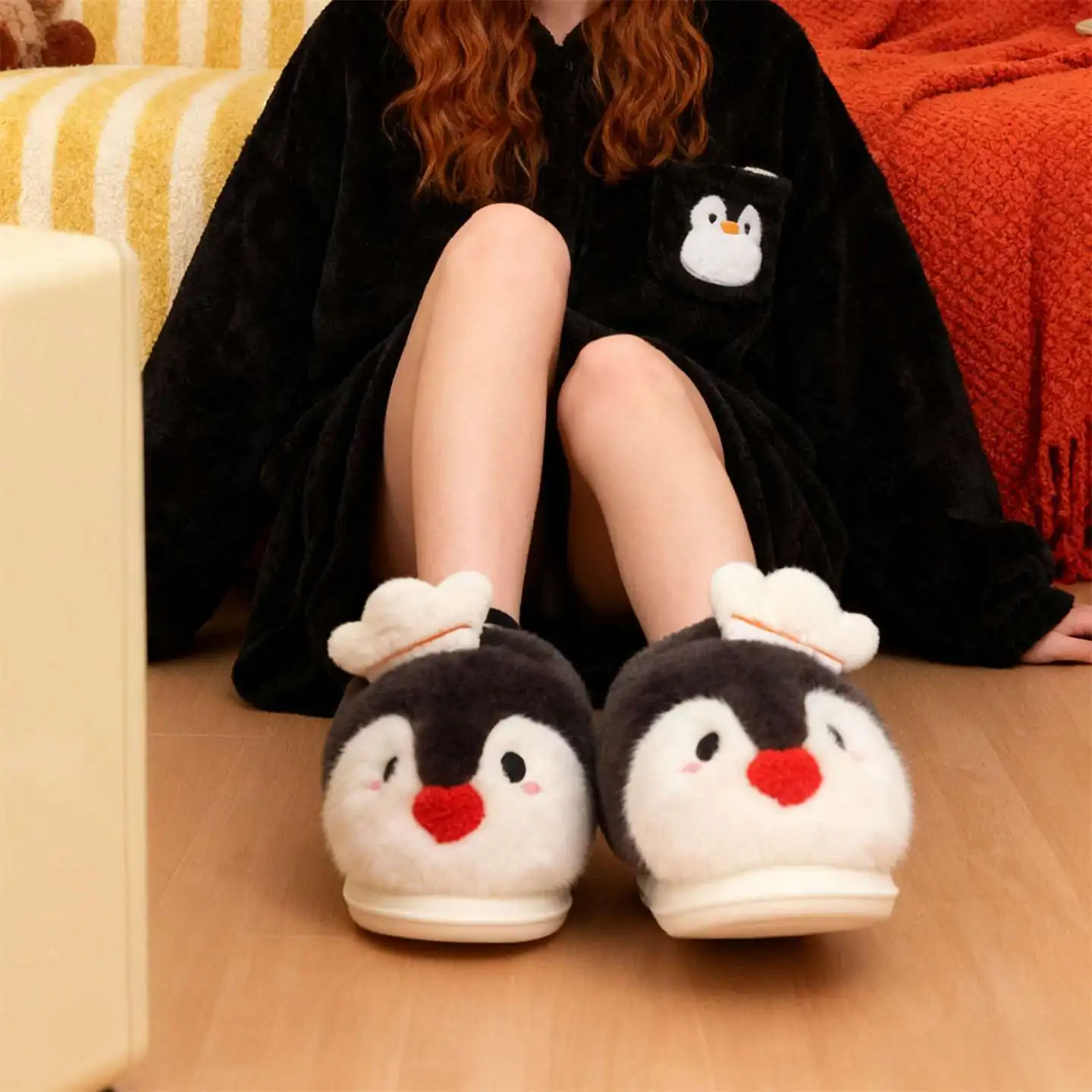 

Designer cute penguin slippers with red nose for girls bedroom winter shoes ladies flat bottom non-slip comfort home slippers