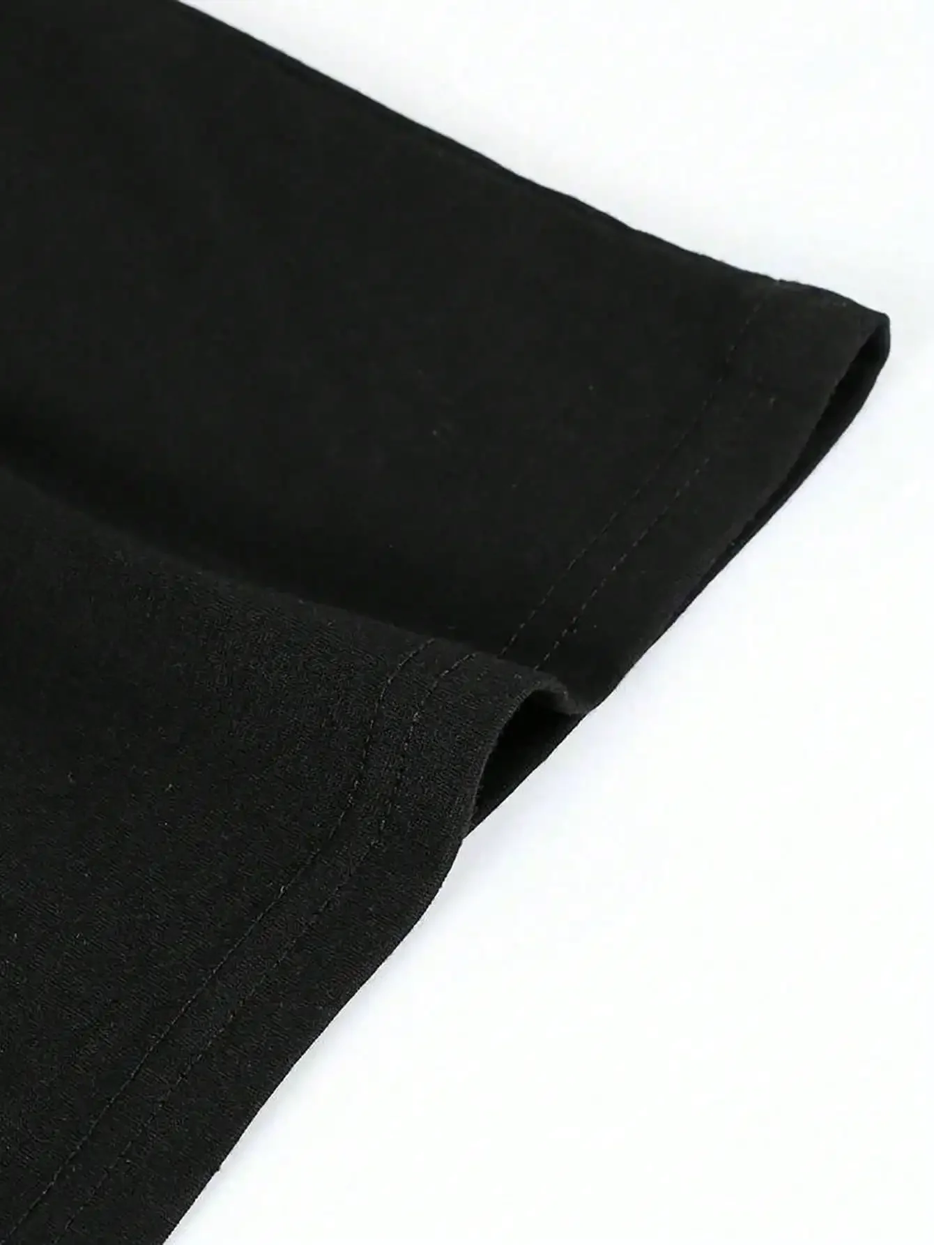 プラスサイズの女性のセクシーな蜂ヒョウグラフィック T シャツ - ブラック ラウンドネック半袖カジュアル トップ