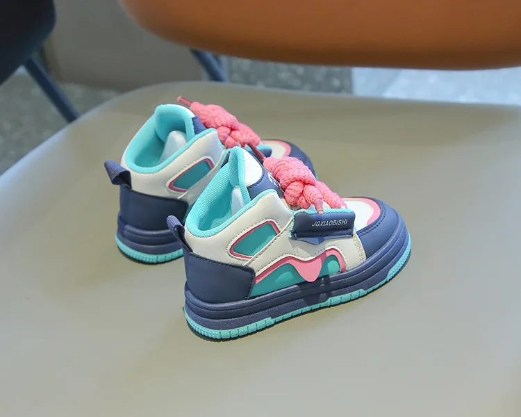 2026 Neue Kinder-Sportschuhe für Frühling und Herbst – Trendige High-Top-Freizeitschuhe für Jungen und Mädchen – Modische Dopamin-Laufschuhe – Detail 11