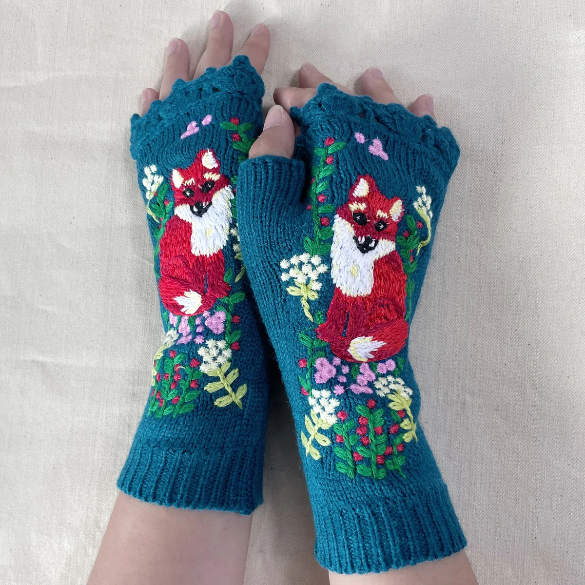 Autumn and winter  fox warm embroidery knitted  wool gloves for women