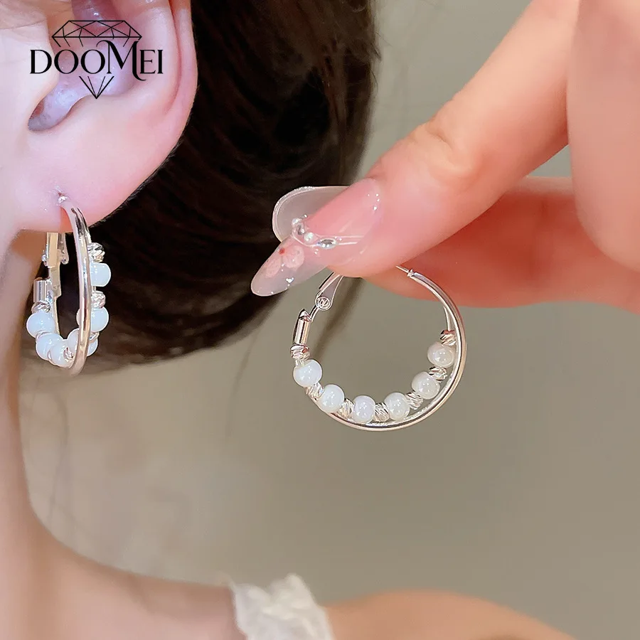 DOO MEI Silver Tone Inner Inlaid Imitation Pearl Bead Hoop Earrings for Huggie Earrings Elegant Daily Bridesmaid Wedding Jewelry