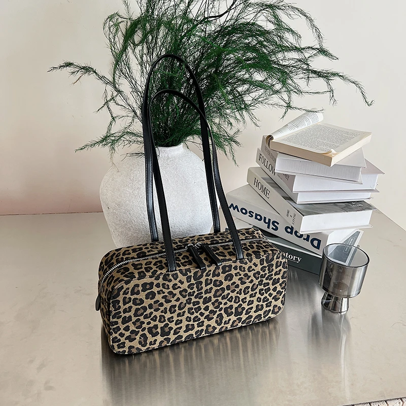 

Faux Suede Solid Color Large Capacity Baguette Retro Versatile2025 Fashion Bags for Women Autumn Commute Shoulder Bags