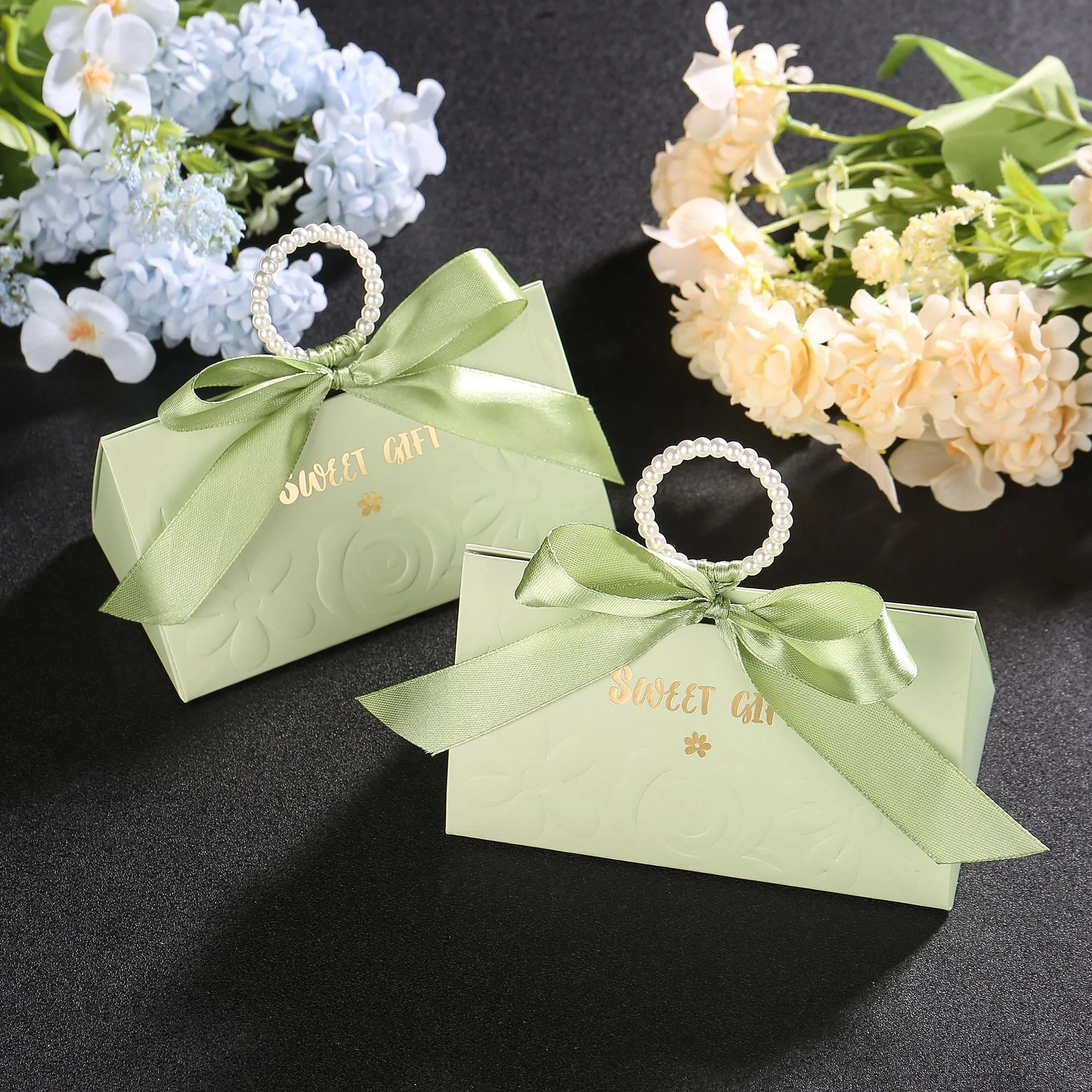 

30/50pcs New Green Embossed Flower Gift Box High Grade Wedding Candy Packaging Handheld Paper Bags Baby Shower Party Favors