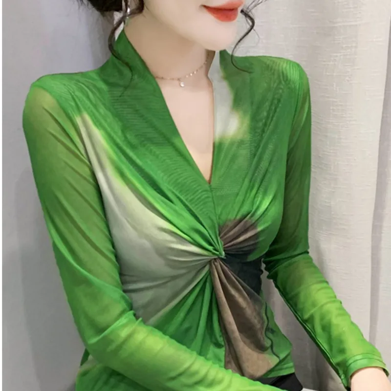 #7938 Green Red Tie Dye T Shirt Women V-Neck Sexy Tight Mesh Wrap T Shirt Female Long Sleeve Thin Folds Women's T-shirt Spring