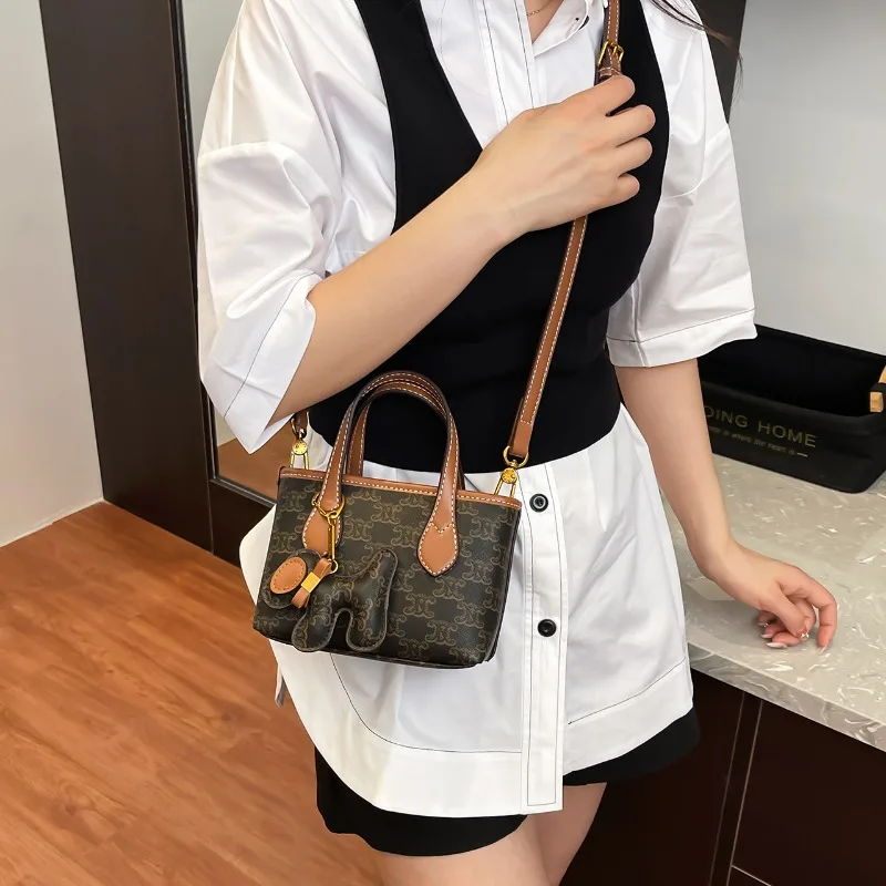 

Luxury Women's Handbag Leather Crossbody Messenger Bag Shoulder Strap Elegant Classic By Famous Designer