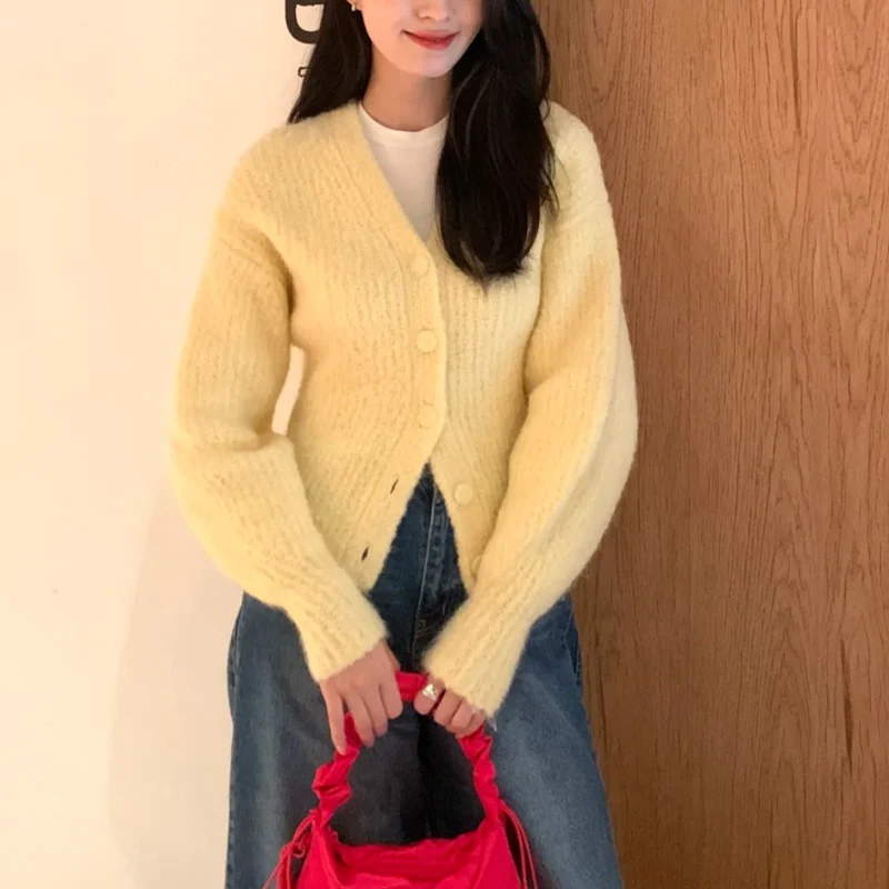 Cardigan confortable et décontracté à manches bouffantes et col en V pour femme, adapté aux déplacements quotidiens et aux superpositions d'automne, nouvelle collection automne 2025