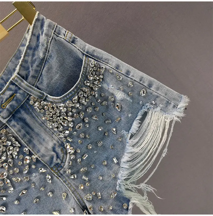 New Heavy Embroidery Diamond Drills Denim Shorts Women's New Blue Color High Waist Raw Hem A-line Pants Slimming High-End Shorts