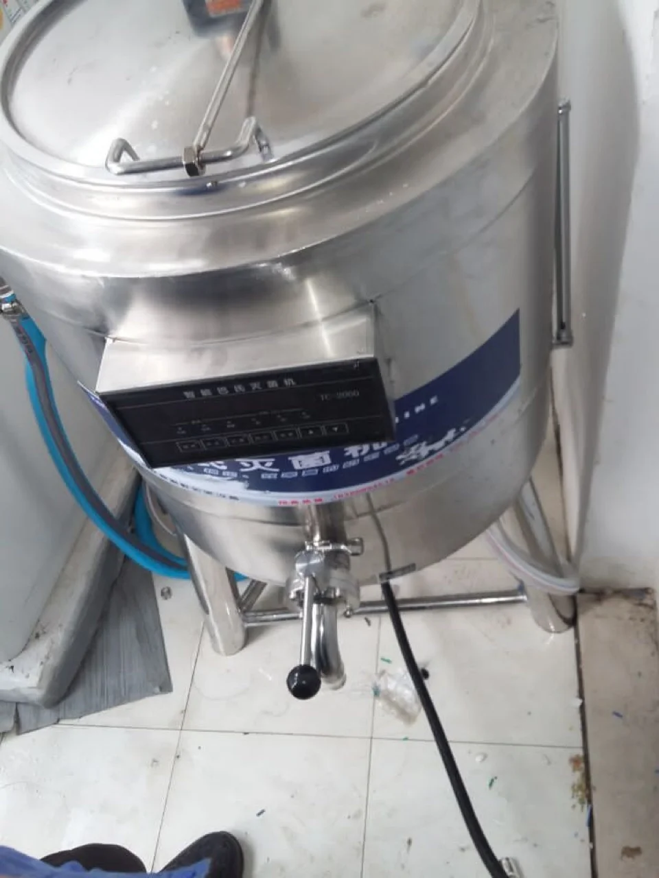 Lattine Macchina per pasteurizzazione alimentare in scatolaBottiglia Pasteurizzatore al latte di soia Pomodoro Pasteurizzazione ad alta pressione Salsa di pomodoro