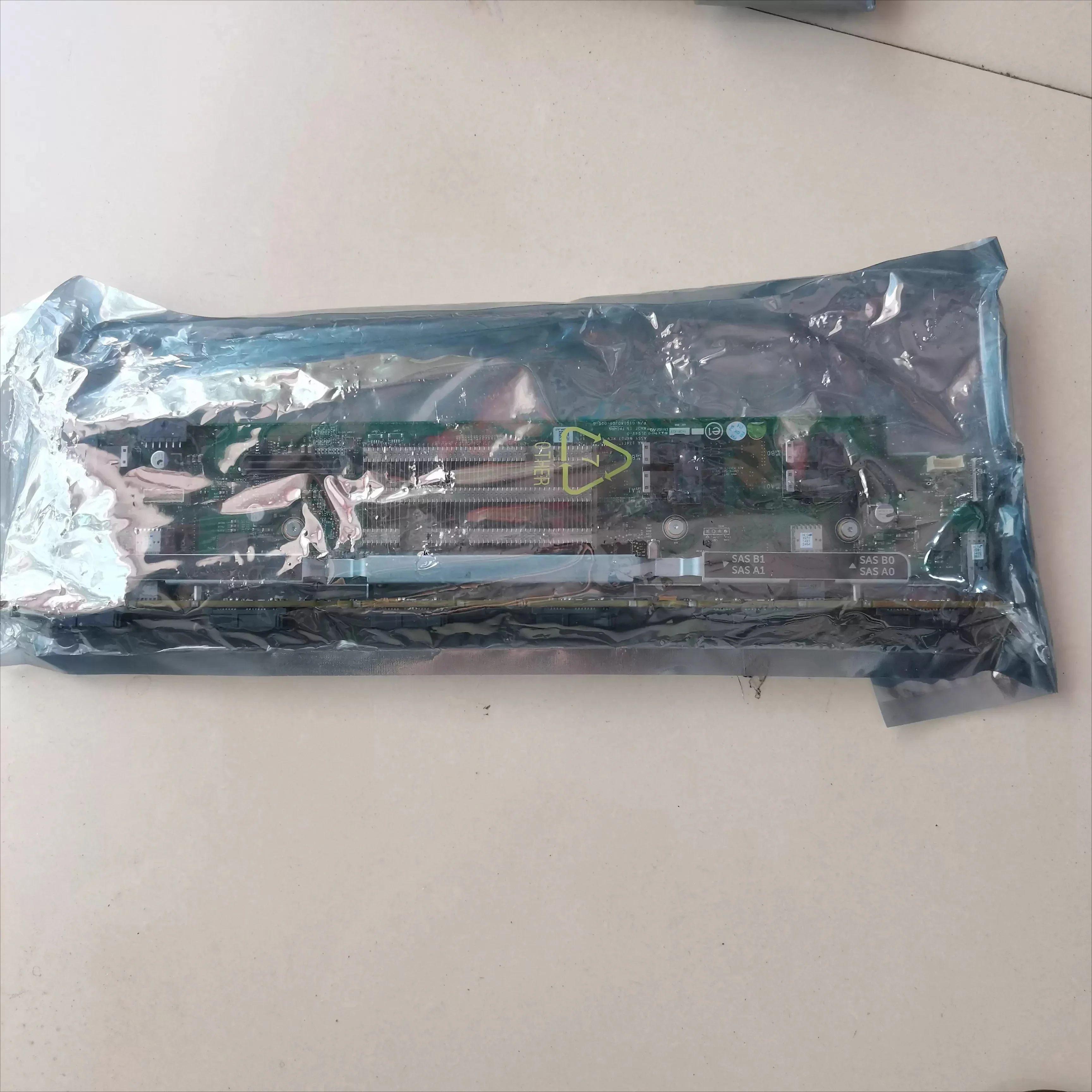 New For Dell R730XD Server 18 Disk 1.8 Inch Hard Disk Backplane 7JN61