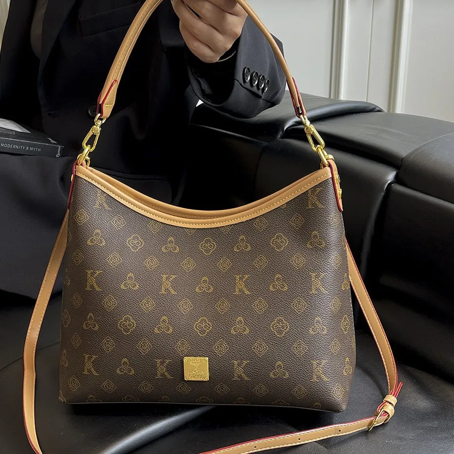 

Дизайнерская винтажная сумка через плечо ​ ​ Новинка 2024 года, сумка через плечо с монограммой, большая вместительная сумка через плечо, модная повседневная шикарная сумка в стиле ретро