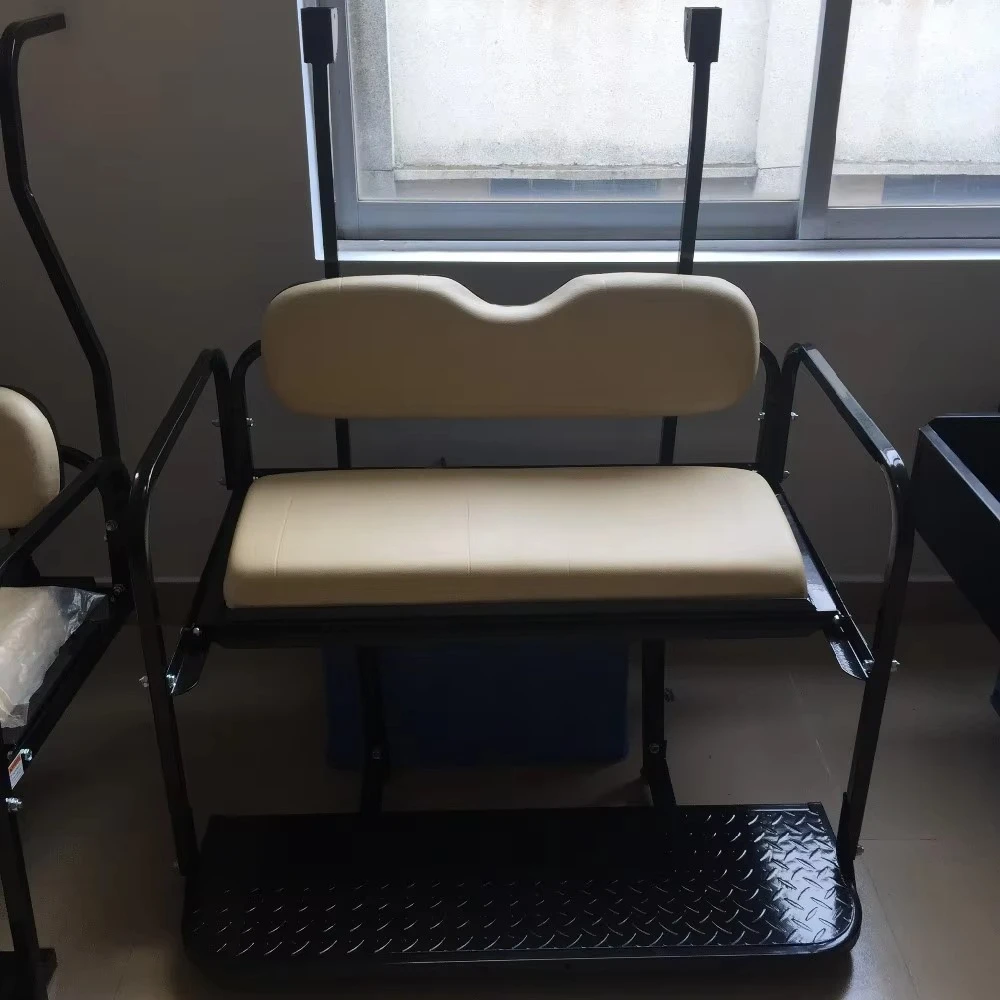 

Заднее сиденье гольф-кара является образцом для клубных автомобилей.