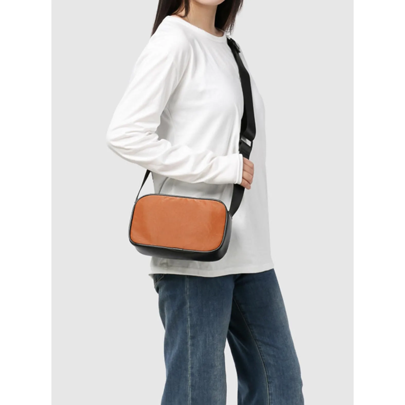 

New high-end niche crossbody bag for men and women, retro casual crossbody bag, multifunctional and fashionable shoulder bag