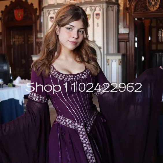 Burgundy Velvet Medieval Costume Prom Dresses with Fairytale Long Sleeve Gold Applique Historical Elvish Evening Gown