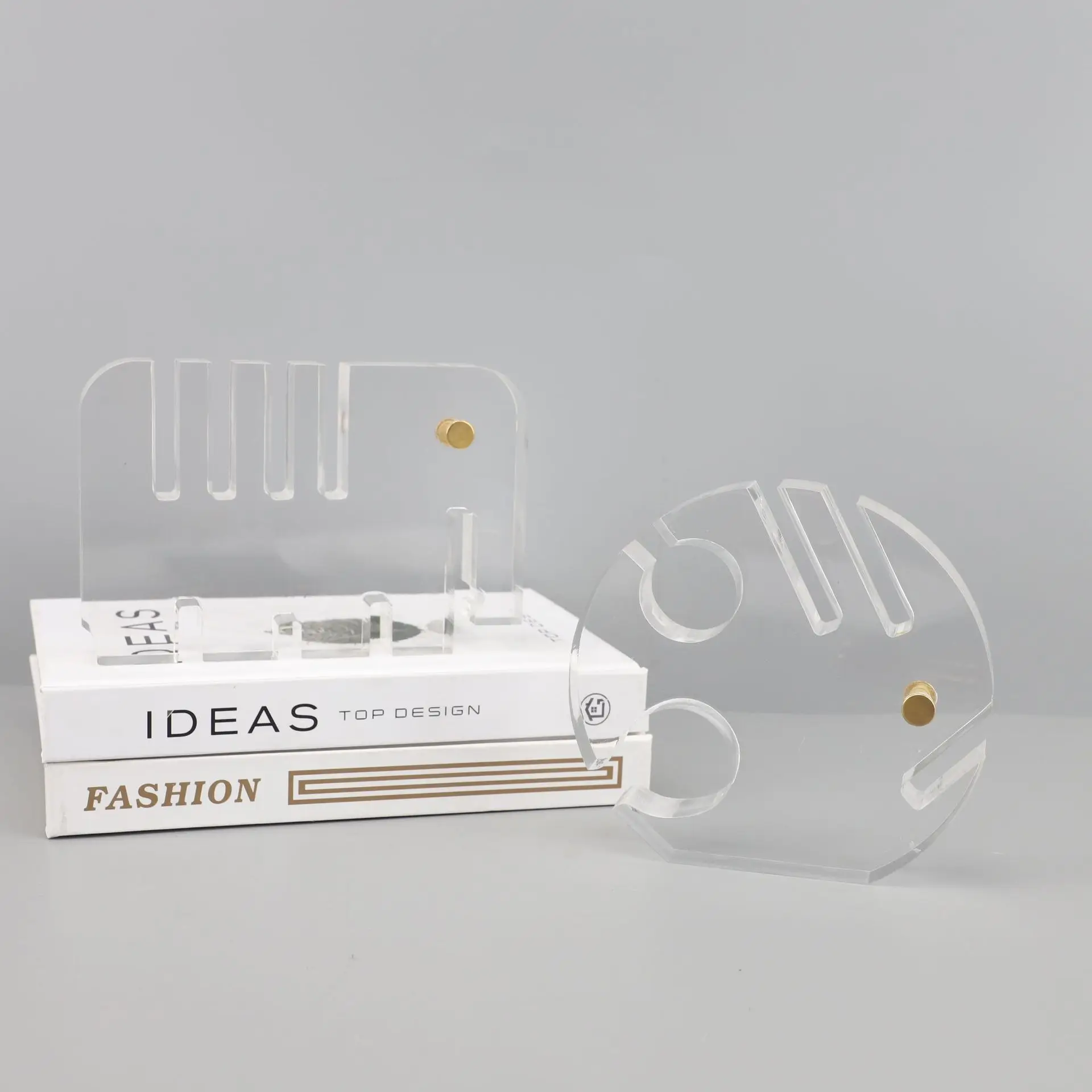 

Customized Shape Clear Acrylic Transparent Fish Elephant Ornaments Model Homestay Office Acrylic Home Interior Decor