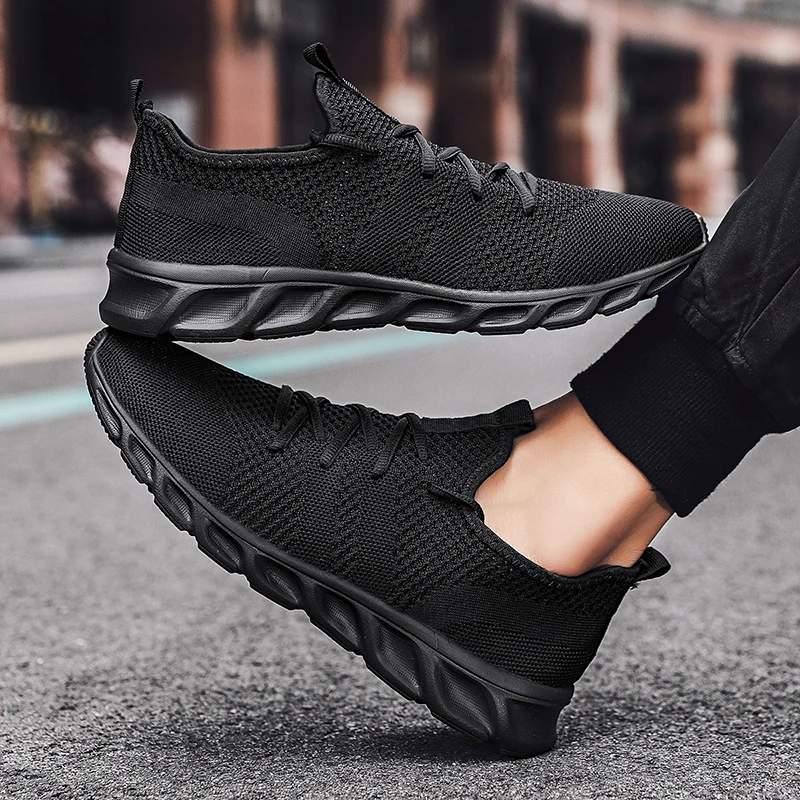 2023 Summer New Quality Casual Fashion Sports Shoes Black Mesh Breathable Outdoor Flat Running Shoes Men\'s Sneakers