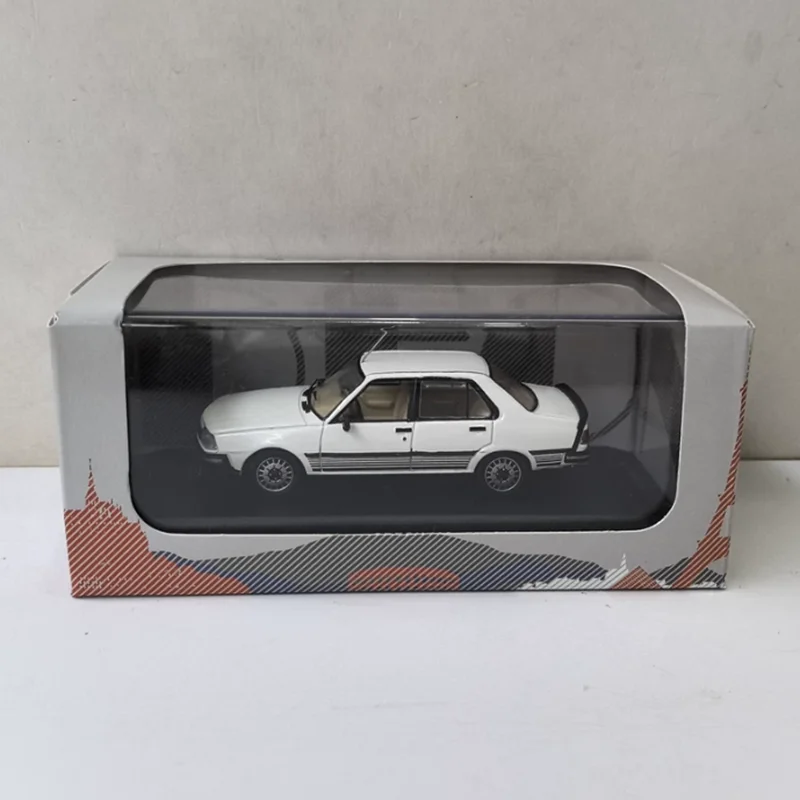 オデオン 1/43 スケール 18 GTD タイプ 2 合金シミュレーションカーモデル 静態コレクション 装飾ホリデー玩具 記念品ギフト