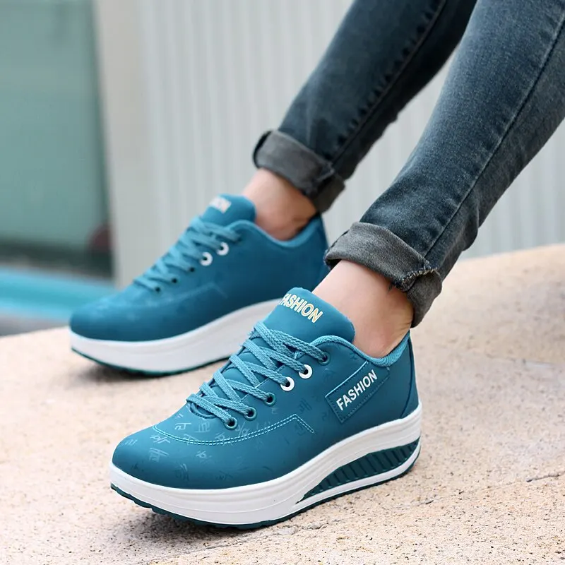 Walking Shoes Women Sneakers Fashion Platform Shake Shoes Thick Bottom Wedges Women Chunky Shoes