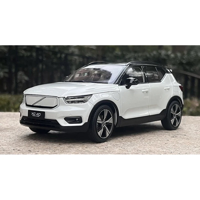 

Diecast Alloy 1:18 Scale XC40 Off-road Vehicle Business SUV Cars Model Adult Classic Collection Toy Souvenir Gift Static Display