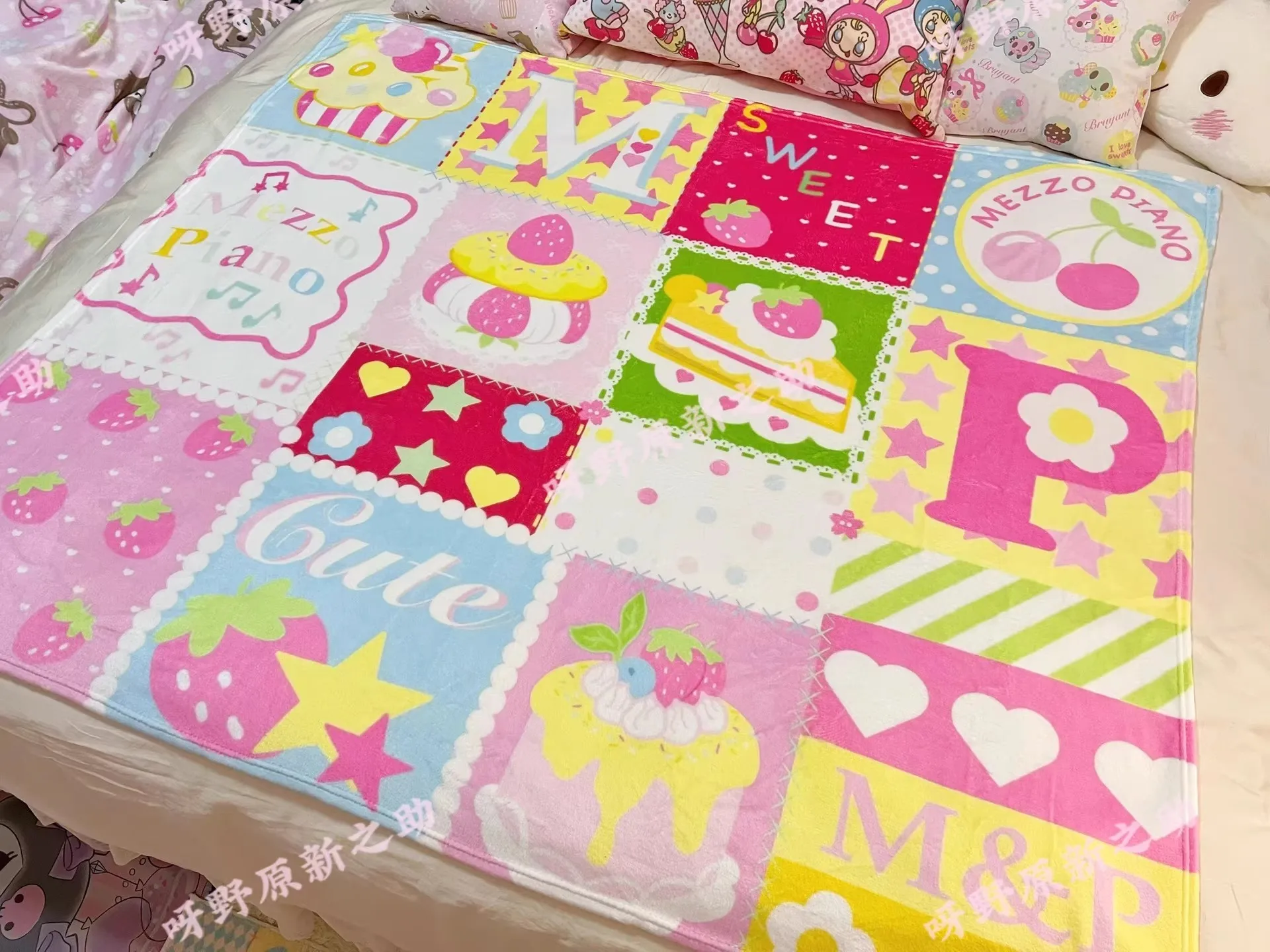 Japanese Cartoon MP Y2k Aesthetic Soft Thin Plush Small Blanket Spring Summer Sweet Girl Air Conditioning Blanket Sofa Cushion