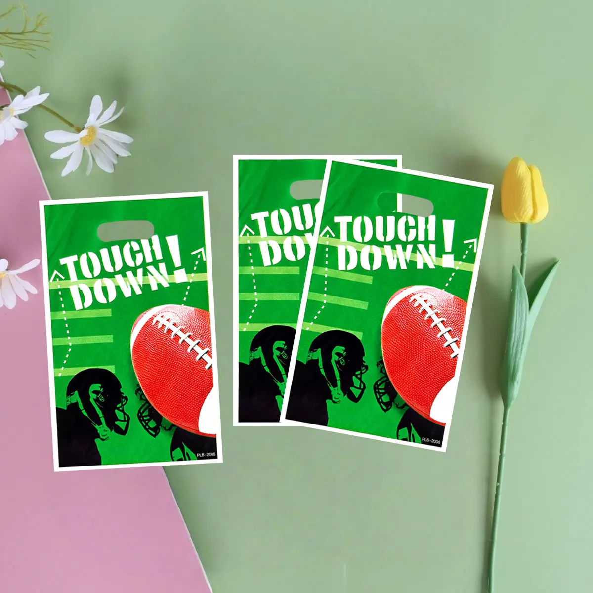 20Pcs/40Pcs Party Gift Bags, Football-Themed Gift Bags, Green, Red and White Footballs, Touch down Letters, Suitable for Birthdays, Festivals, Parties, Events, Party Gift Packaging Bags, Party Small Gift Packaging Bags, Event and Party Supplies - view 5