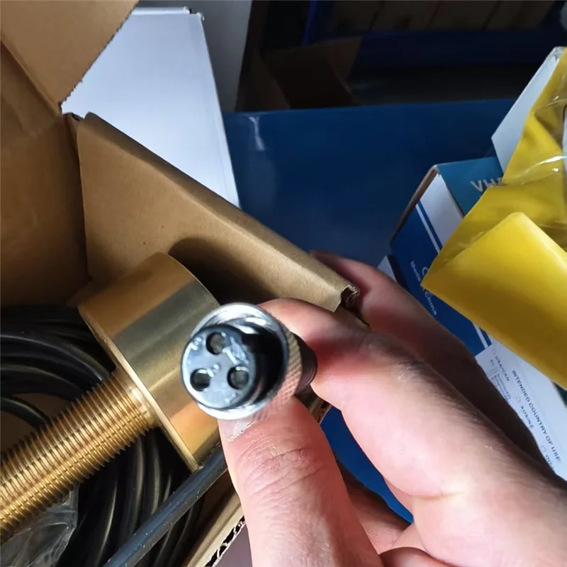 A72U TD-25 Dual Frequency Sensor Probe Transducer สําหรับเครื่องมือตกปลา, 600 W, 3-Pin Three-Core ปลั๊ก, สีบรอนซ์