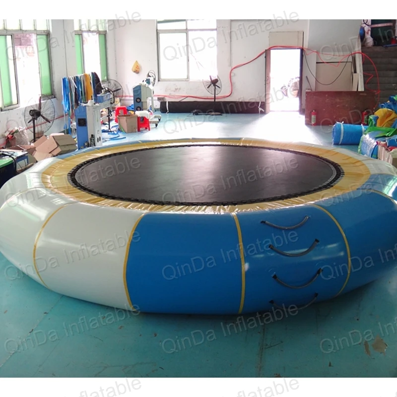 Trampolín flotante para saltar, tobogán inflable de trampolín de agua de verano para trampolín de playa/lago, cama inflable para saltar en agua