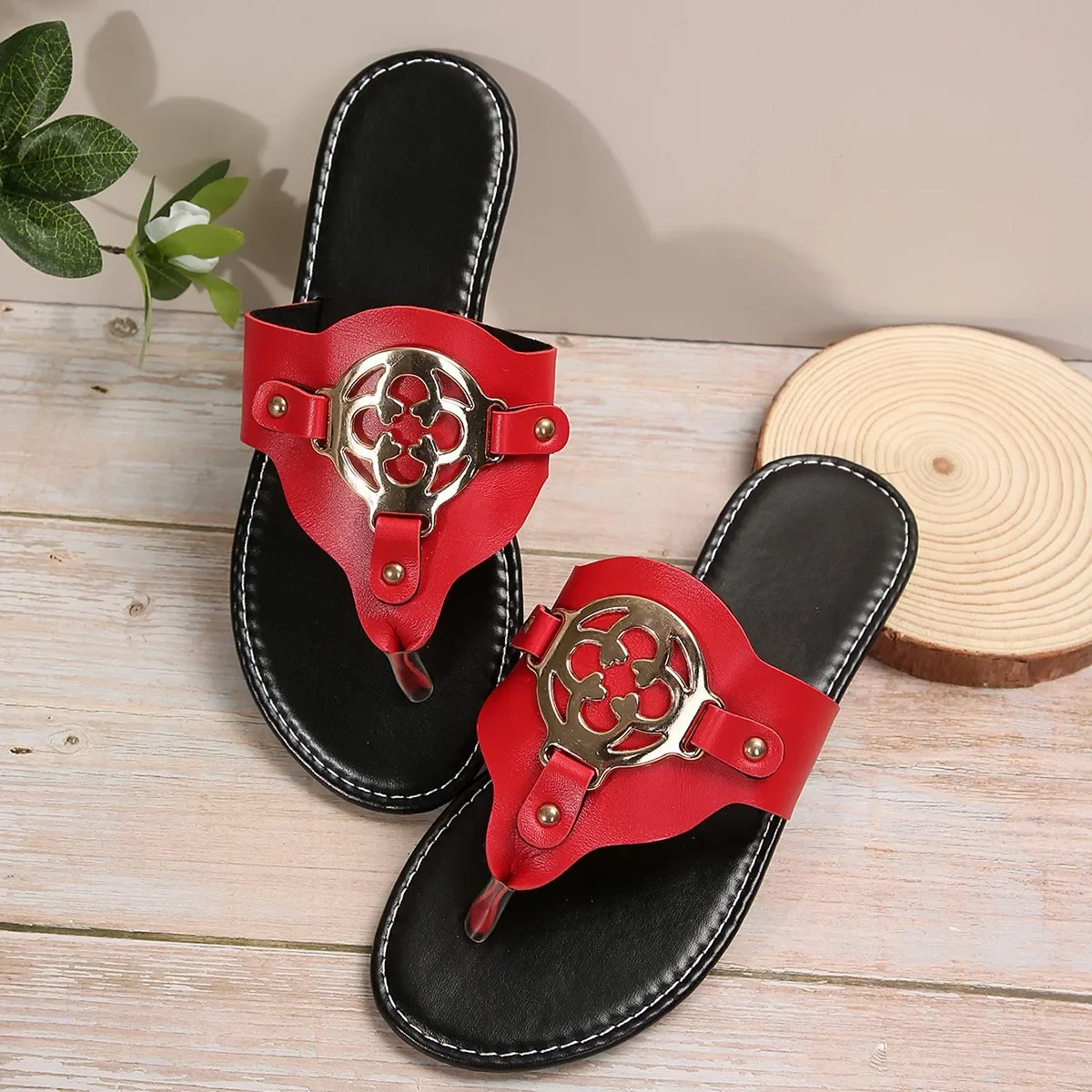 2023 Summer New Simple Metal Buckle Clip Flip-Flops Fashion Beach Plus Size Sandals Women Chaussure Femme