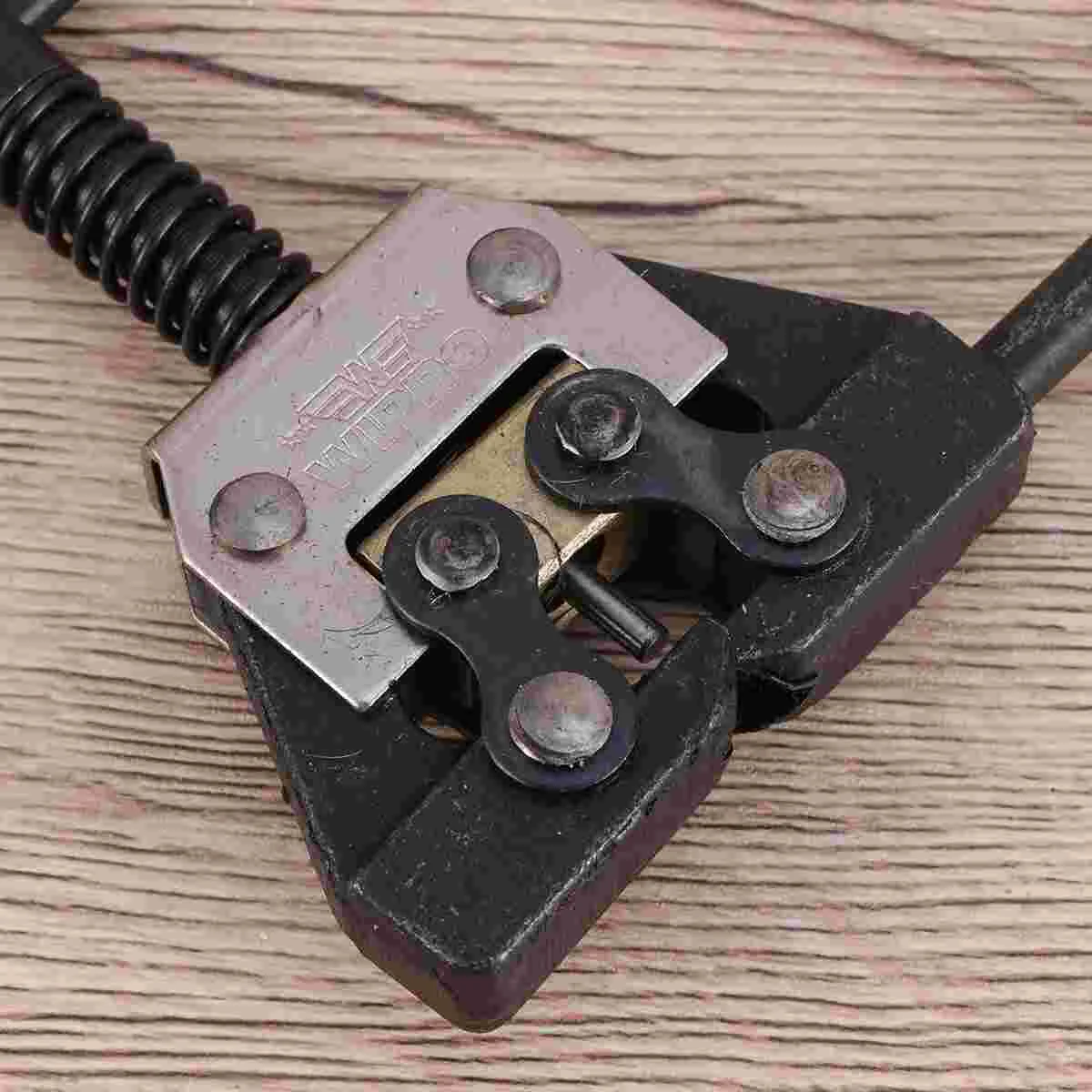 Demolition chain device - Generic Scooter Motorcycle Chain Breaker Tool For 415 420 428 520 525 530 TL0001