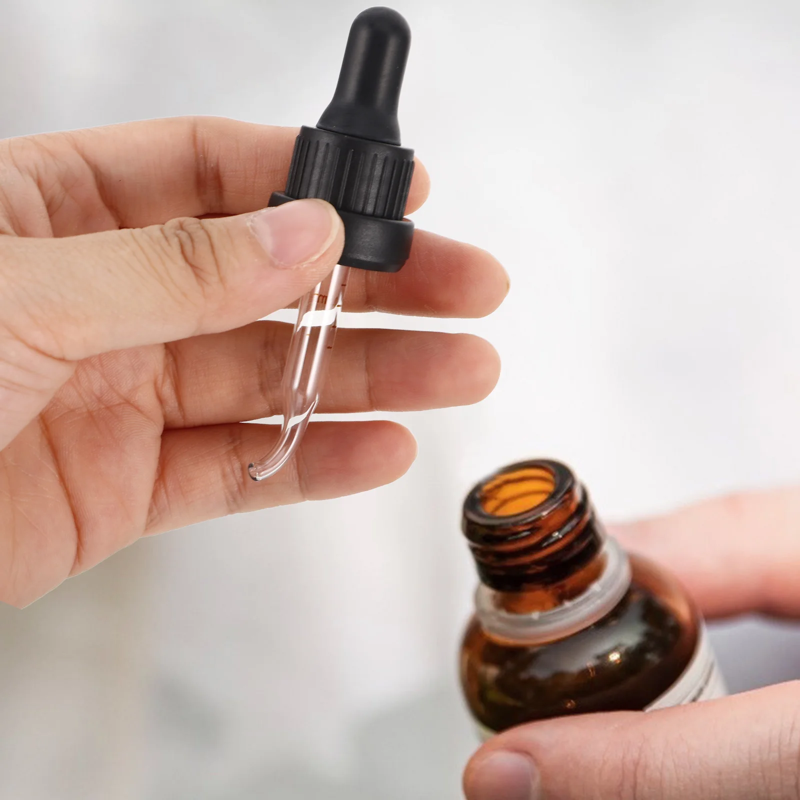 

5Pcs Essential Oil Bottles Dropper Caps Graduated Tips Plastic Droppers Pressure Rotating Cover Pipettes Roller Tops