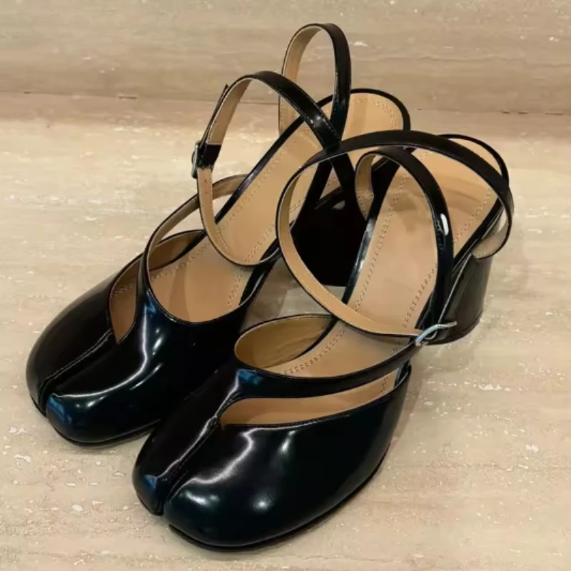

2026 Calfskin Tabi Sandals Women Designer Cross Ankle Strap Buckle Slingback Chunky High Heels Elegant Mary Jane Split-toe Shoes