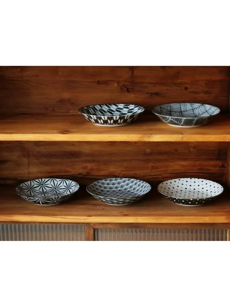 In Stock Japanese Imported Mino Ware Black And White Minimalist Ceramic Deep Round Dish For Home Use Ins Style Large Flat Plate