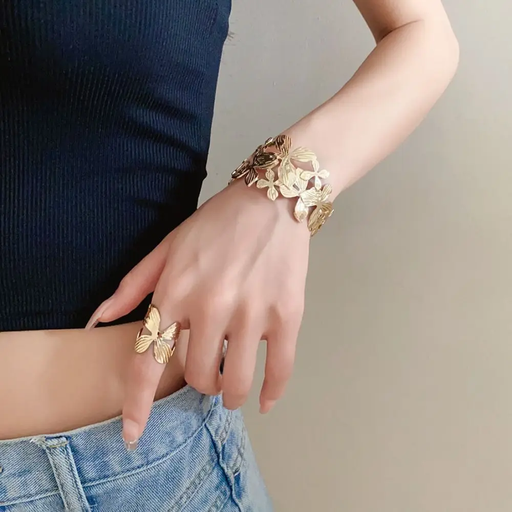 Exquisite Flower Cuff Bangle Flora Design Wide Cuff Hollow Bangle Gold/silver Casting Technique Open Bracelet Girls