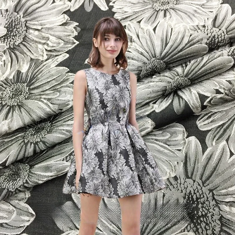 

chrysanthemum-colored jacquard fabric is used to make skirts windbreakers cheongsams and fashionable brocade