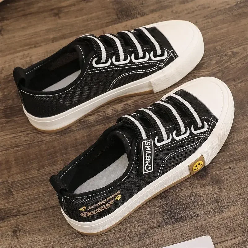 Ladies Shoes Low Athletic Whit Women Footwear Sports Flat Mesh Breathable Canvas Sneakers 2024 New Designer Luxury Korean Casual