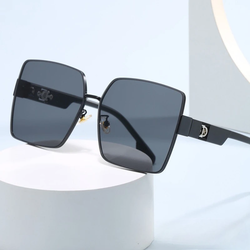 

2025 Trendy Square Metal Sunglasses - Slim Frame UV400 Sun Protection Fashionable Lightweight Stylish Unisex Sun Glasses