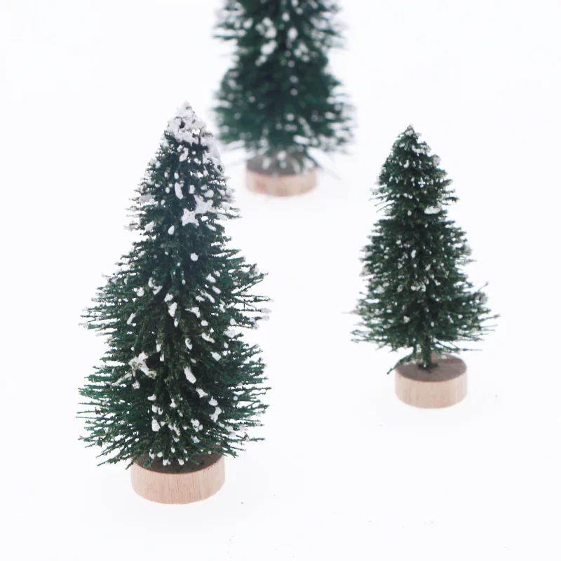 Dollhouse Mini Christmas Tree Accessories, Plastic Christmas Cedar Tree BJD Miniature Scene Decoration