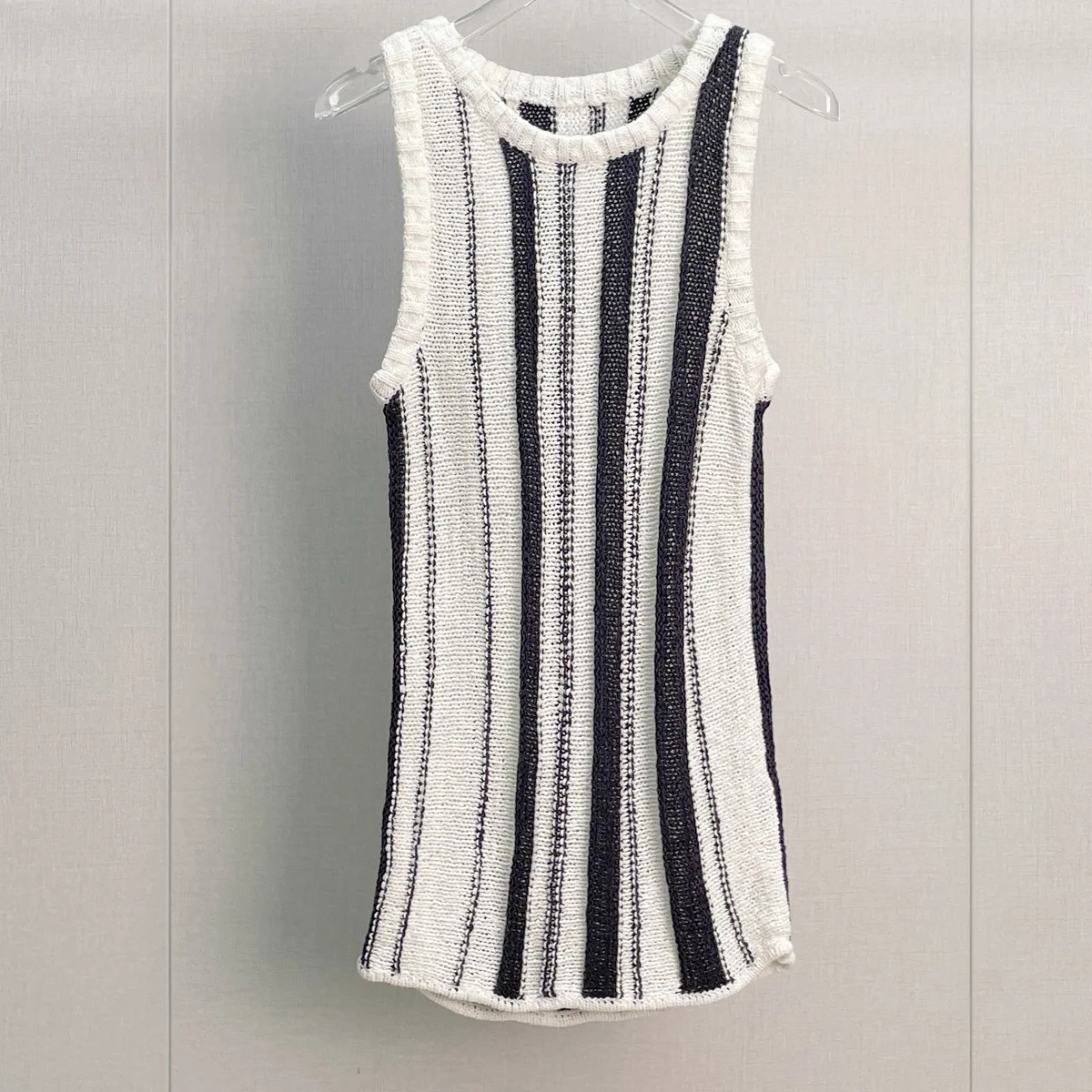 High Quality Women Vertical Striped Knit Tank Top Crew Neck Sleeveless Casual Loose Fit Knitwear lyt133850