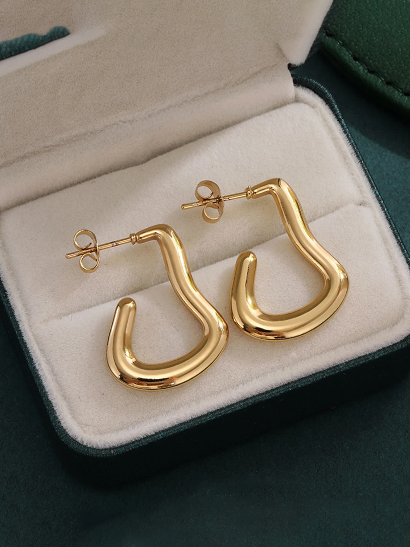 

Geometric Irregular Stainless Steel Stud Earrings, Fashion Exaggerated Versatile Jewelry, Sexy Plain Design for All Seasons