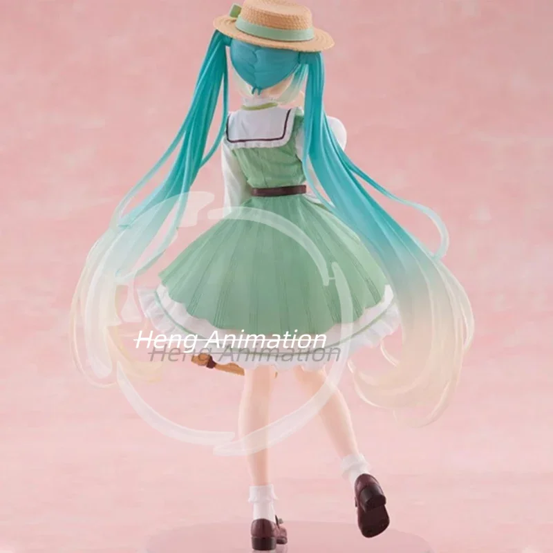 Disponibile TAiTO Hatsune Miku Fashion Figure Country Ver. Giocattolo da collezione di modelli di action figure anime in PVC 18 cm
