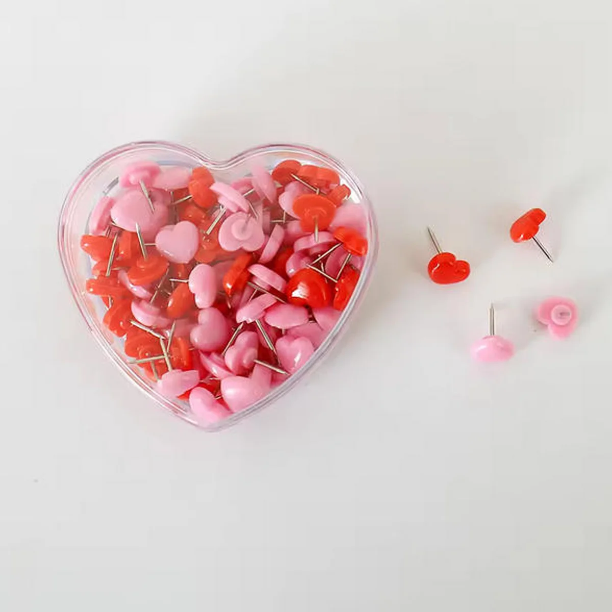 50個入り ハート型プッシュピン プラスチック製画鋲 コルクボード オフィス 学校 文房具 ラブボックス付き