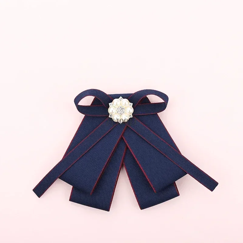 * Spille con papillon britanniche Camicia da donna alla moda in stile college retrò Uniforme con colletto di perle dolci Papillon con fiori Regalo di gioielli femminili