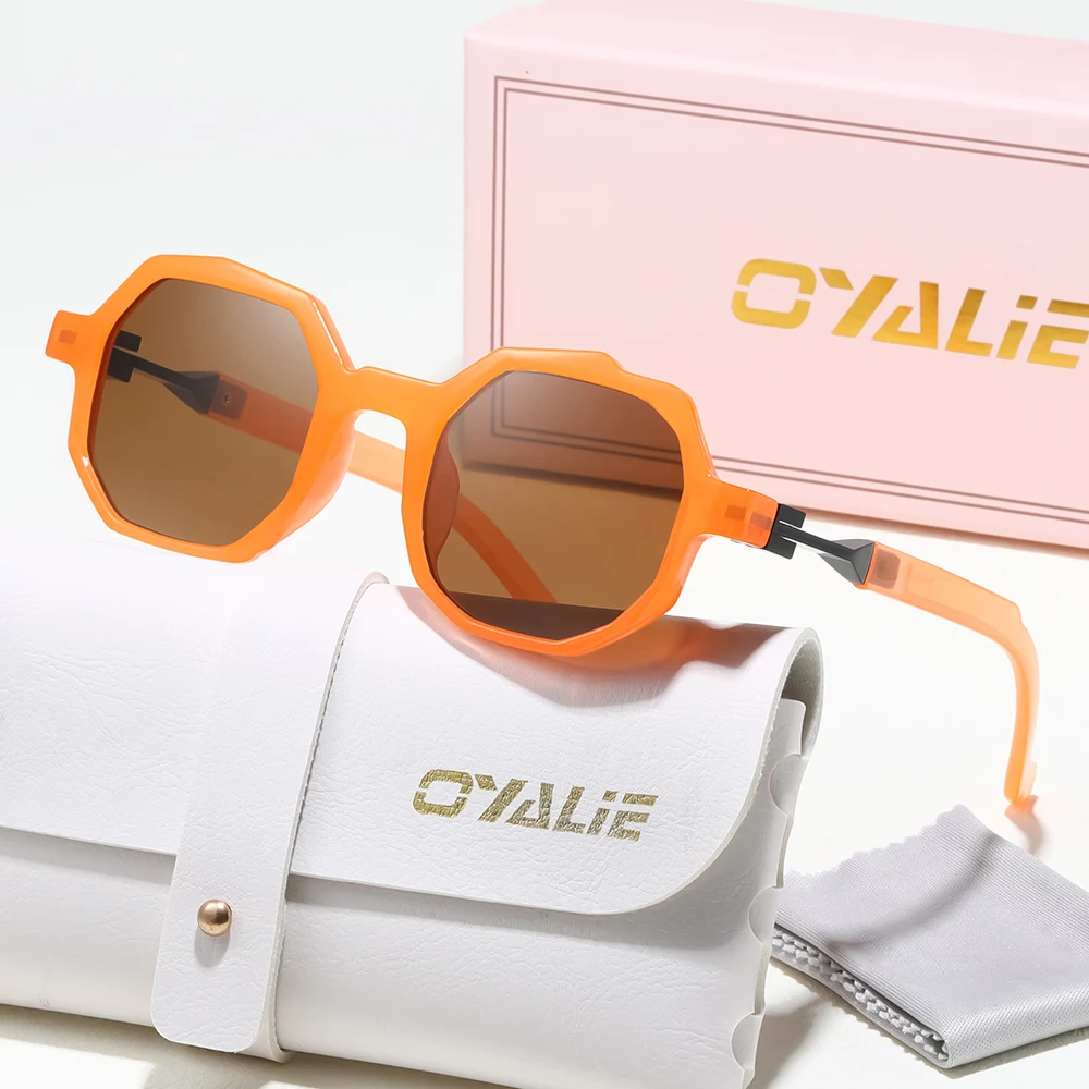 نظارات شمسية سداسية هندسية عصرية من Oyalie، تخلق تصميمًا عصريًا، لها اختيارًا رائعًا لجو الصيف