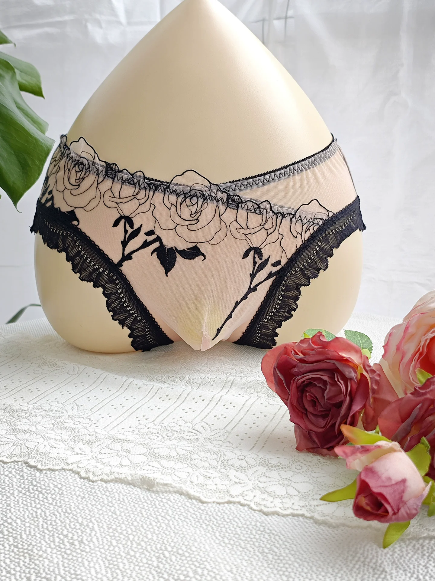 Men's Elegant Embroidery Lace Briefs Convex Pouch Panties Live Show BF Private Party Harajuku Sexy Hologram Half Sheer Panty view 5