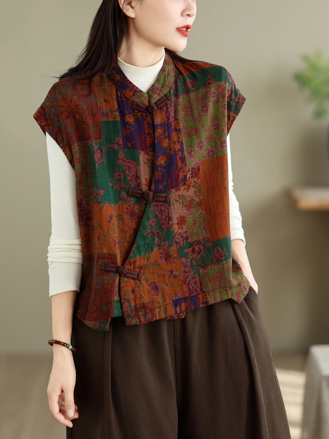New 2026 Chinese Style Printed Buttonless Sleeveless Vest Artistic Women's Retro Versatile Fashionable Early Autumn New Model