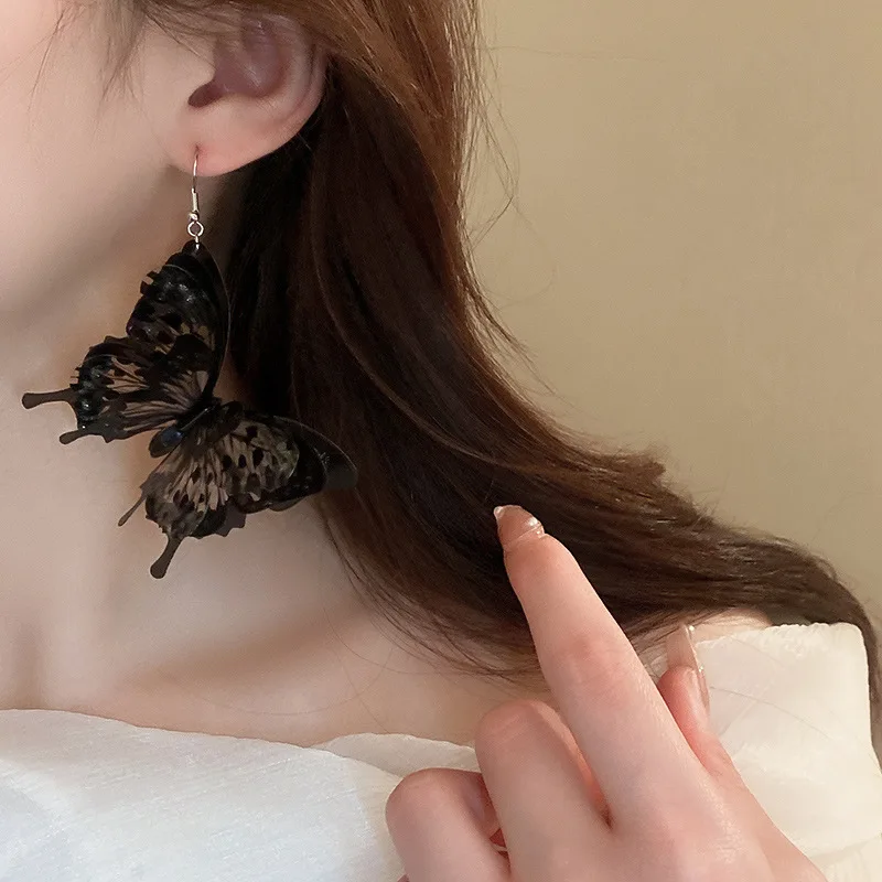 Fashion Retro Three-dimensional Butterfly Earrings for Women Artistic Ear Drop Earrings Fashion Creative Black Jewelry