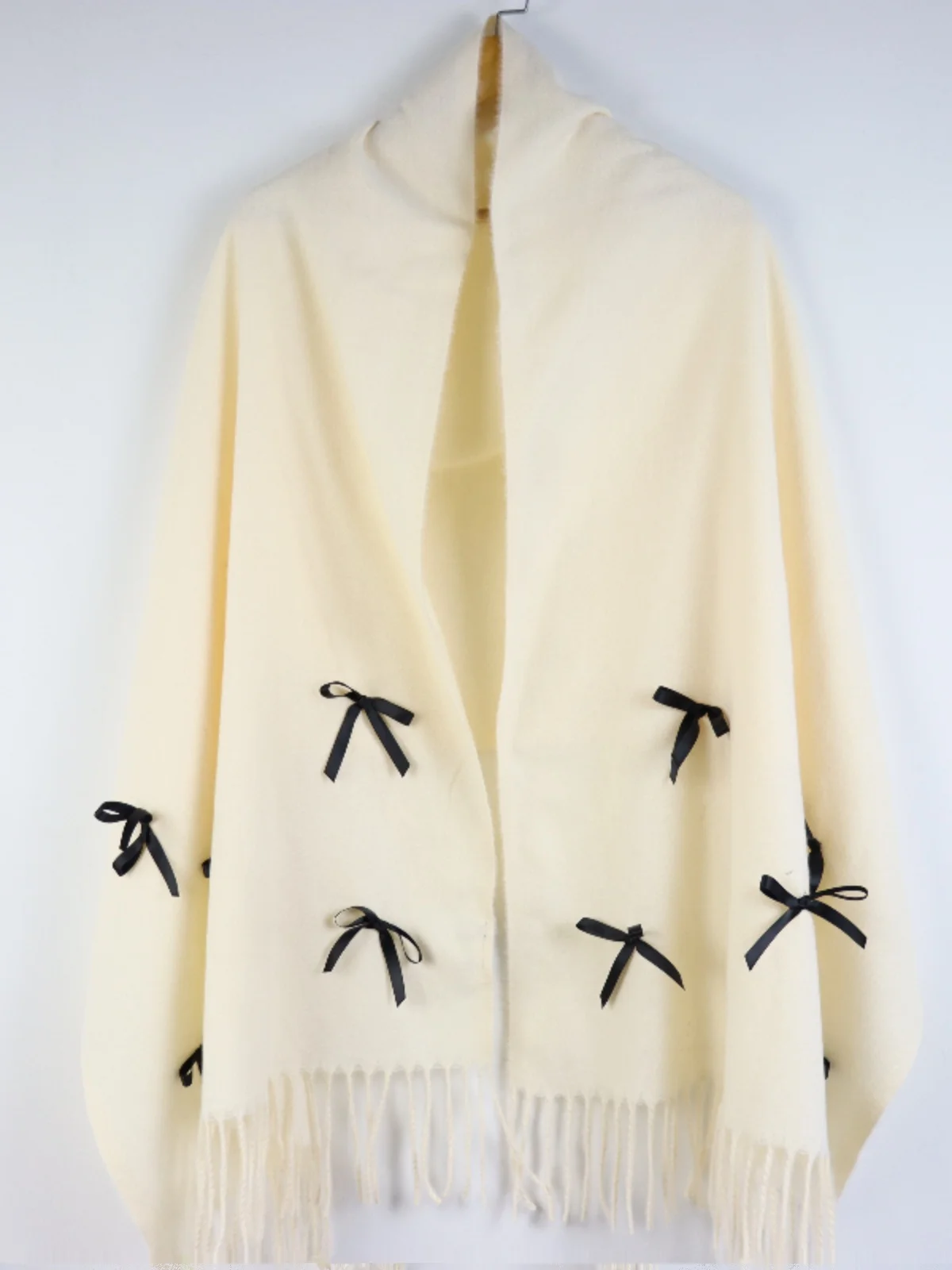 

Scarf Shawl Beige Bow Solid Color Versatile Cute Sweet Winter Warm Girl Style Japanese Korean Version Soft Shawl Woman