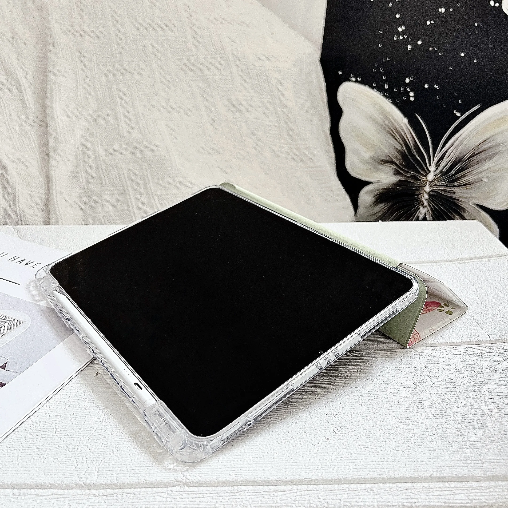 New Tablet Painted Butterfly Flip Tri-Fold Stand Case for iPad Pro 12.9 6th 5th 4th Air13 M3 Pro13 M5 M4 Shockproof Cover