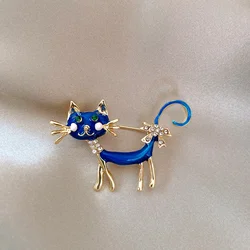 New Cute Blue Cat Brooch Korean Rhinestone Brooches For Women Gold Color Alloy Animal Pins Fashion Crystal Corsage Accessories