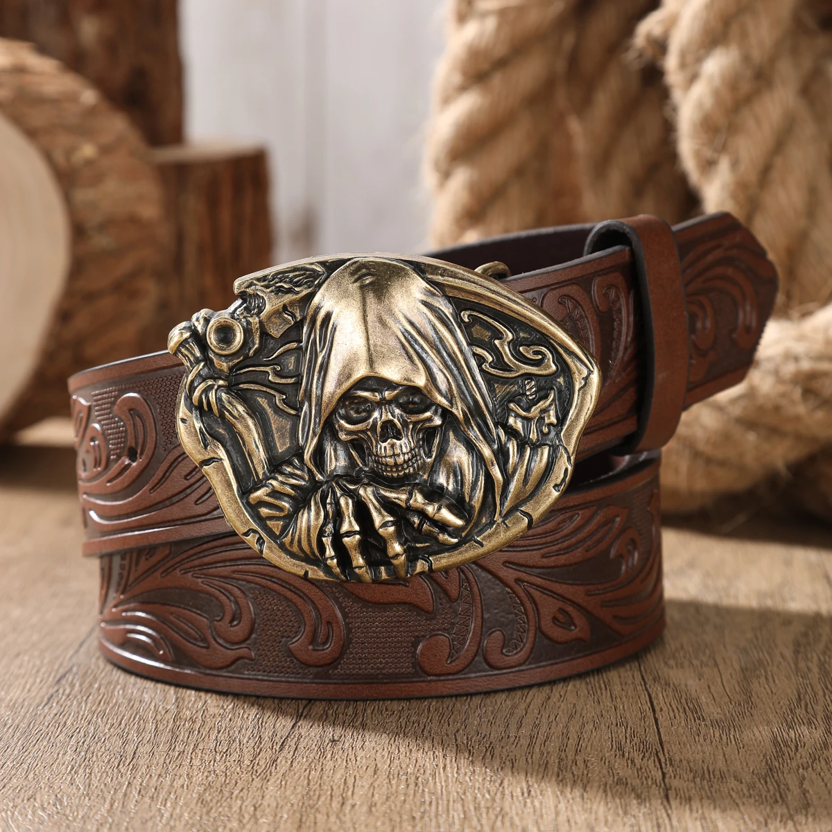 A Retro Western Cowboy-Style Belt Suitable for Both Men and Women. PU Leather Embossed Belt