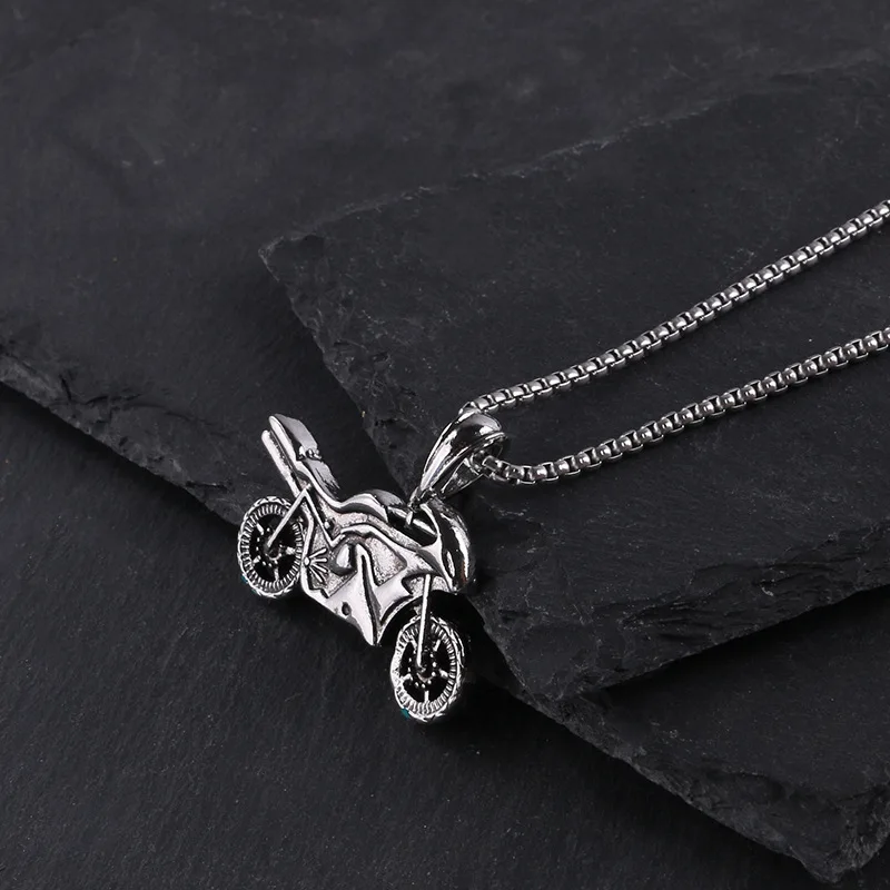 Vintage Stainless Steel Box Chain Necklace Cool Motorcycle Pendant Men\'s Long Sweater Chain Couple Accessories